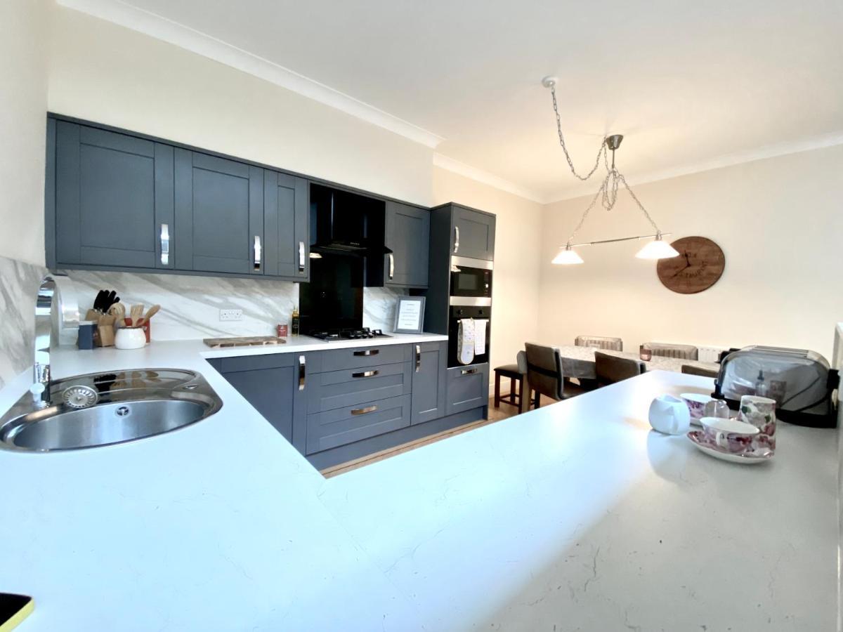 Serviced Accommodation Moray Lesmurdie House, Elgin - Free Parking, Free Wifi Bagian luar foto
