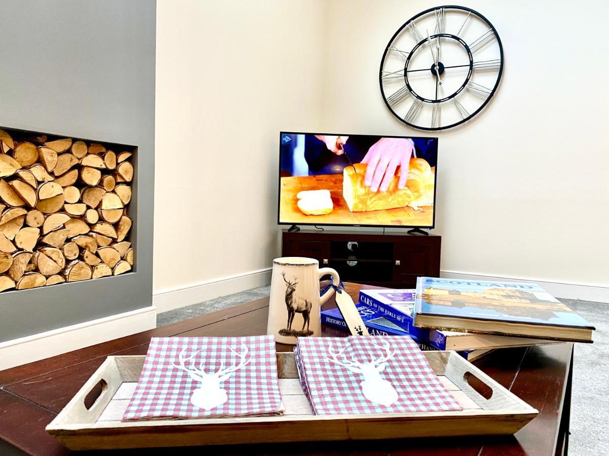 Serviced Accommodation Moray Lesmurdie House, Elgin - Free Parking, Free Wifi Bagian luar foto