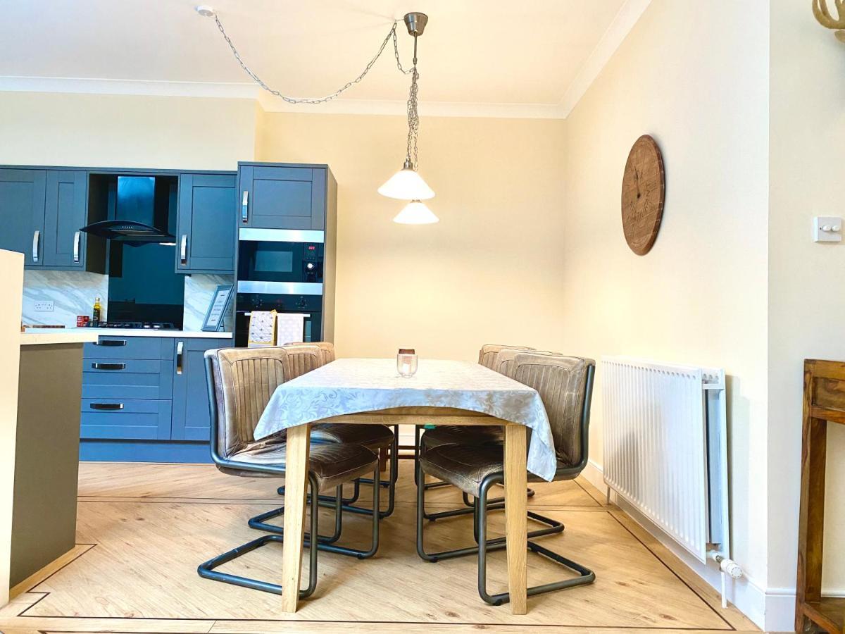 Serviced Accommodation Moray Lesmurdie House, Elgin - Free Parking, Free Wifi Bagian luar foto