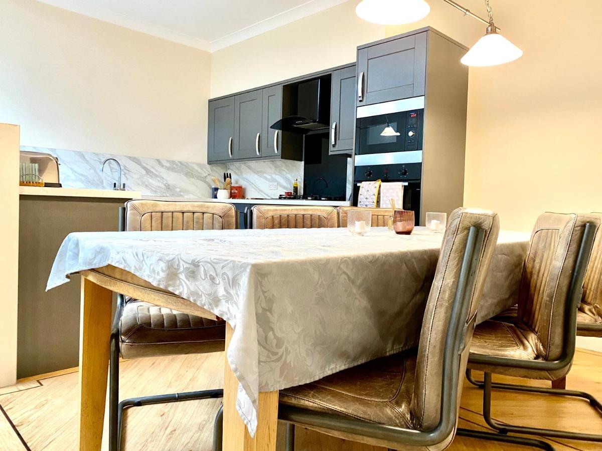 Serviced Accommodation Moray Lesmurdie House, Elgin - Free Parking, Free Wifi Bagian luar foto