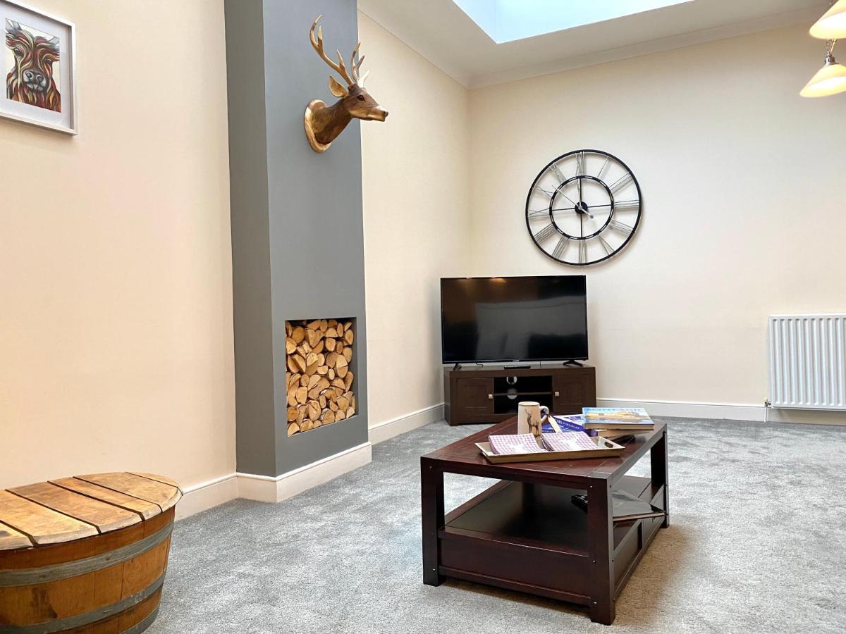 Serviced Accommodation Moray Lesmurdie House, Elgin - Free Parking, Free Wifi Bagian luar foto