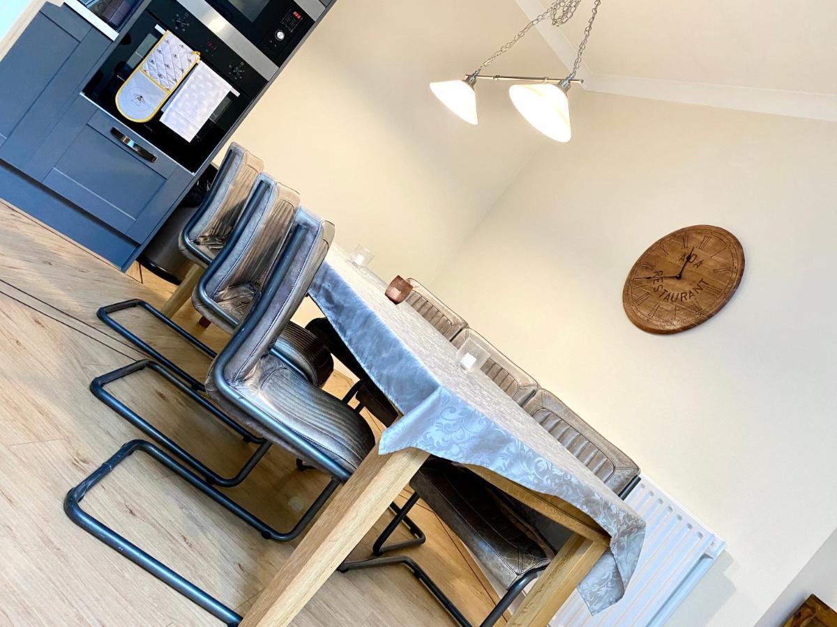 Serviced Accommodation Moray Lesmurdie House, Elgin - Free Parking, Free Wifi Bagian luar foto