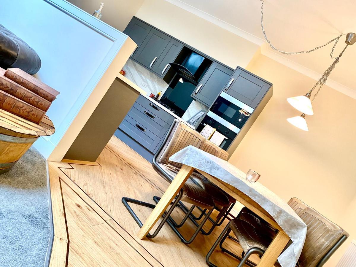 Serviced Accommodation Moray Lesmurdie House, Elgin - Free Parking, Free Wifi Bagian luar foto