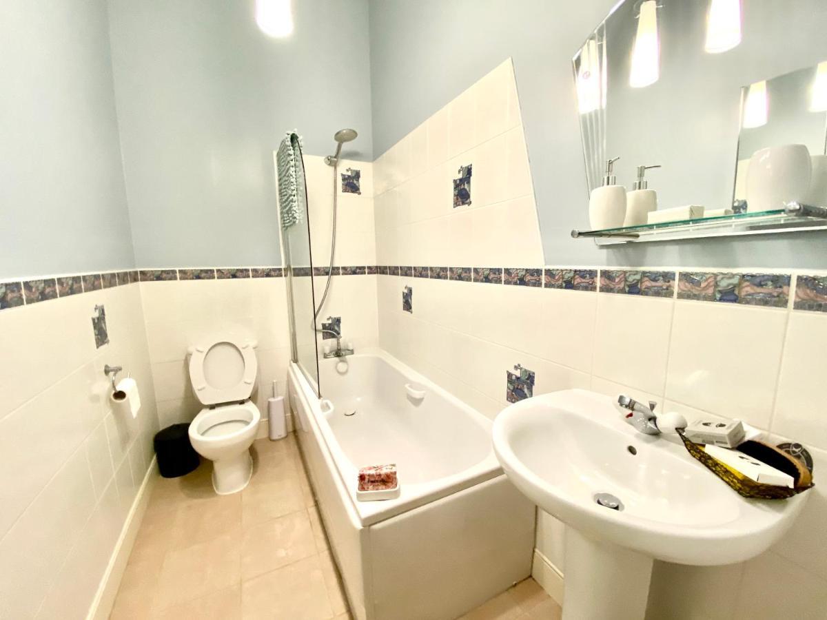 Serviced Accommodation Moray Lesmurdie House, Elgin - Free Parking, Free Wifi Bagian luar foto