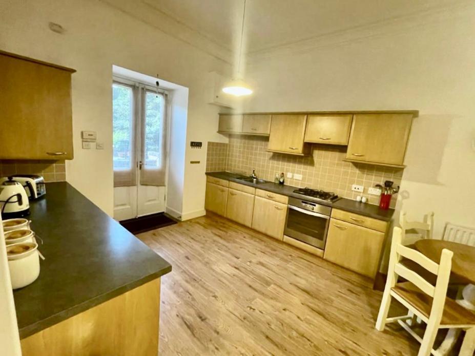Serviced Accommodation Moray Lesmurdie House, Elgin - Free Parking, Free Wifi Bagian luar foto