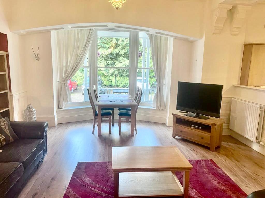 Serviced Accommodation Moray Lesmurdie House, Elgin - Free Parking, Free Wifi Bagian luar foto